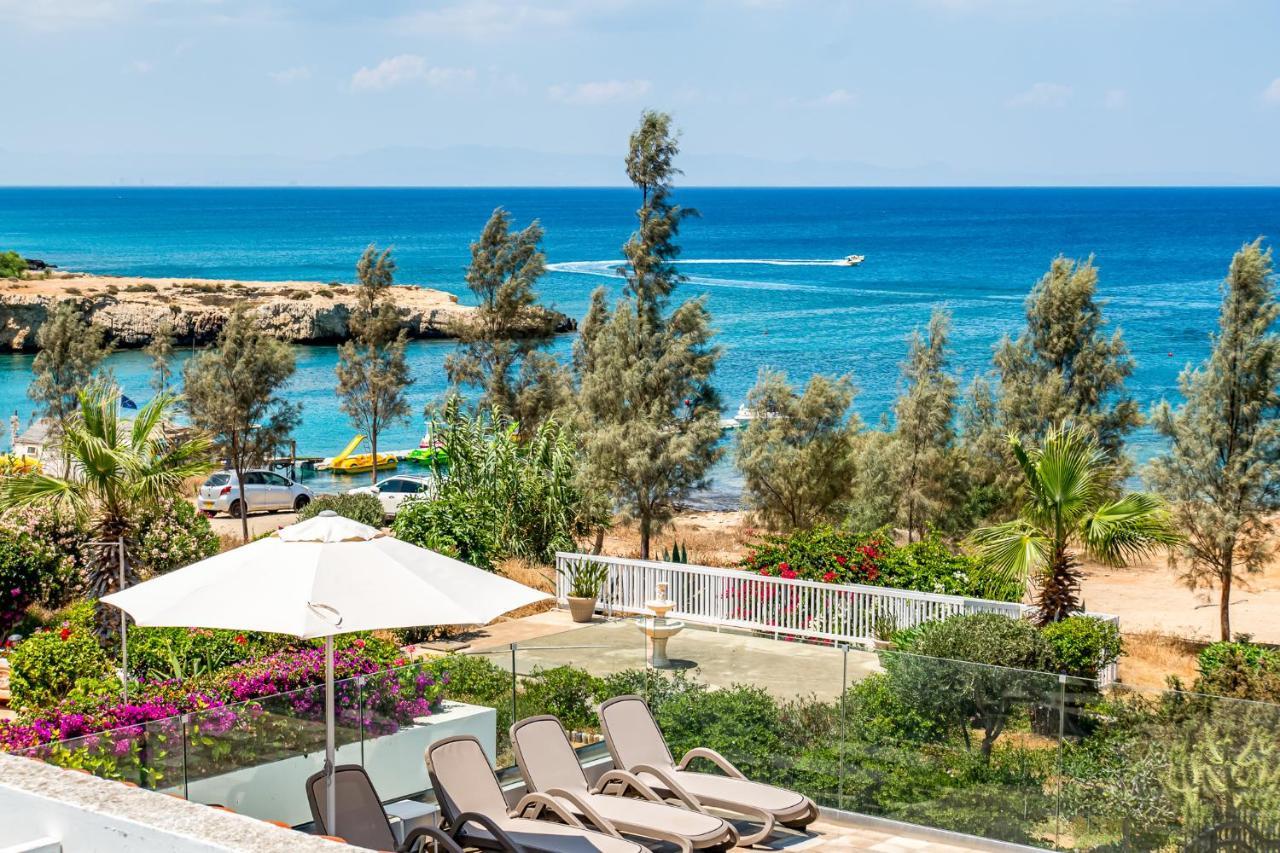 Beach Front Aqua Marina By Ezoria Villas Паралімні Екстер'єр фото