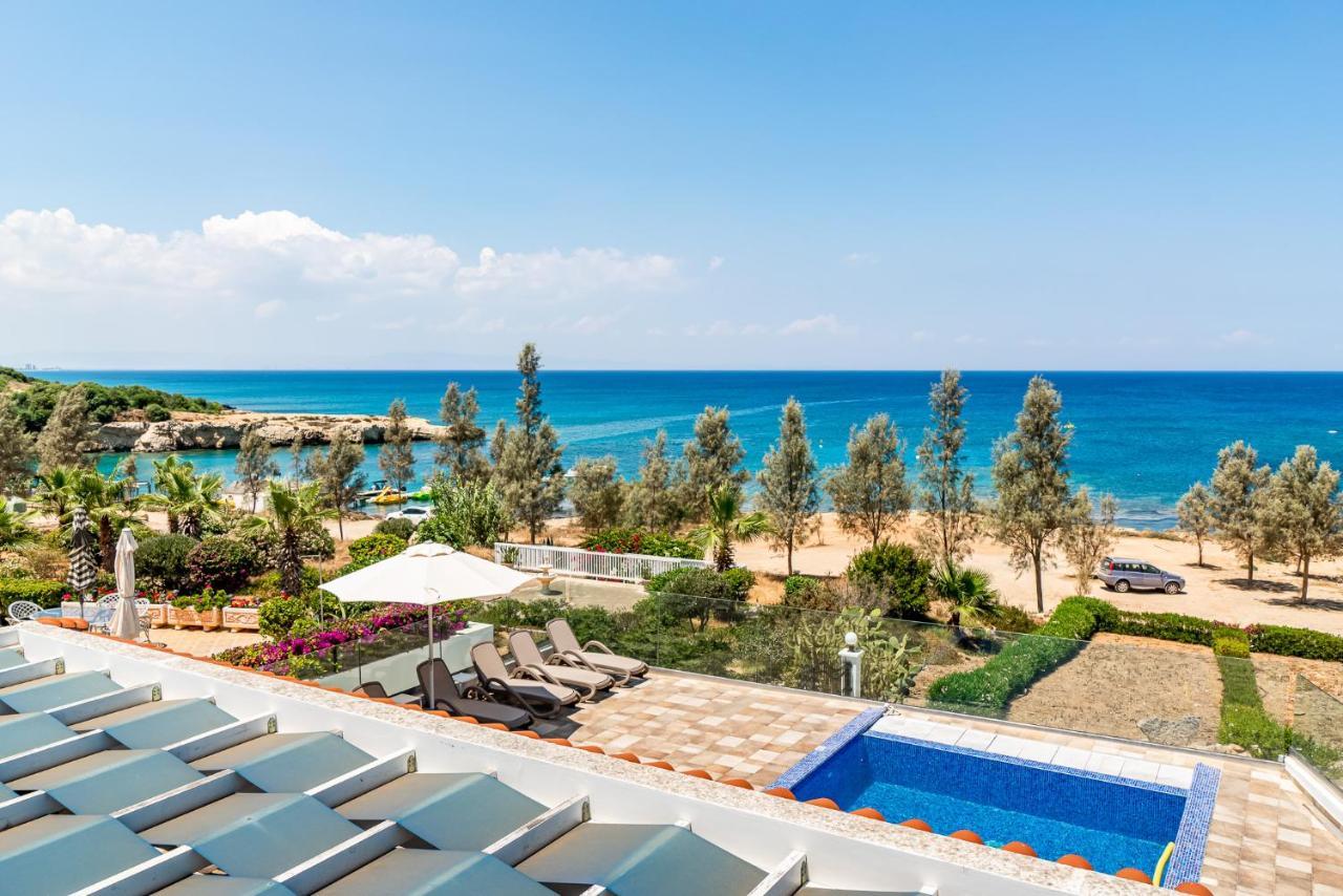 Beach Front Aqua Marina By Ezoria Villas Паралімні Екстер'єр фото